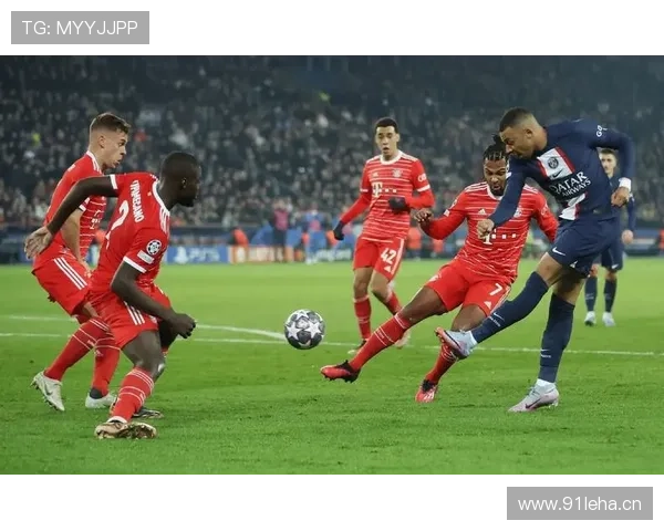 拜仁慕尼黑进攻结构变化:从边路压制转向中路拥堵,战术效果面临考验 拜仁慕尼黑进攻结构变化:从边路压制转向中路拥堵,战术效果面临考验