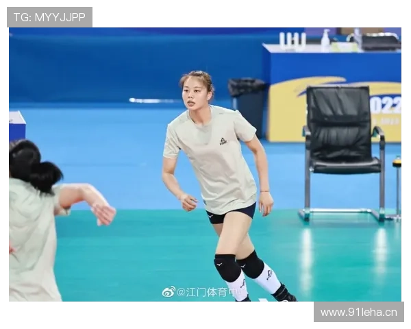 拜尔斯训练间突然露出怪癖，跟女明星私下居然那么不一般？